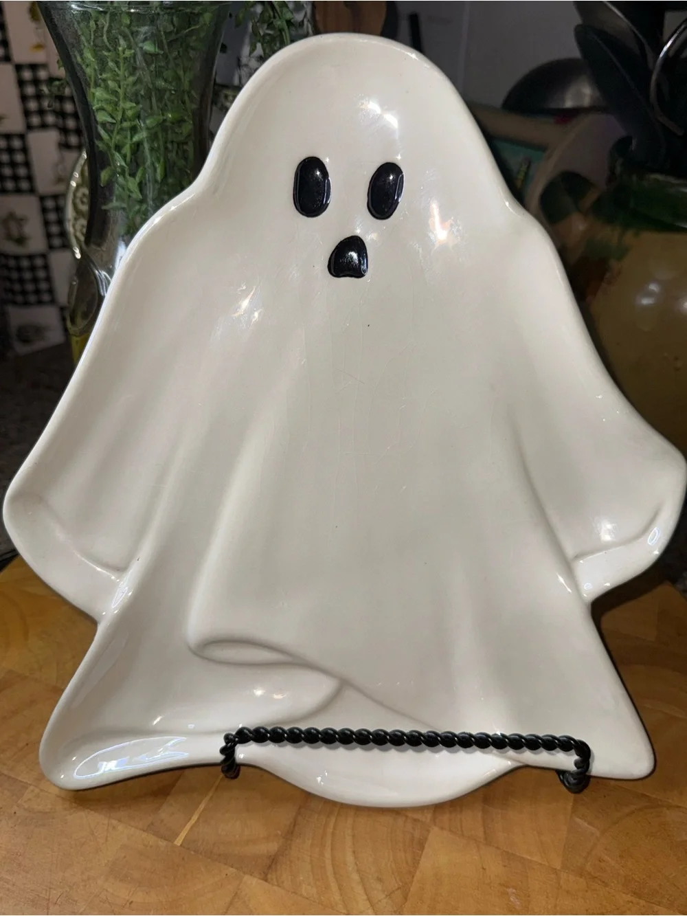 👻 Ghost-Shaped Ceramic Serving Platter – Halloween Decor